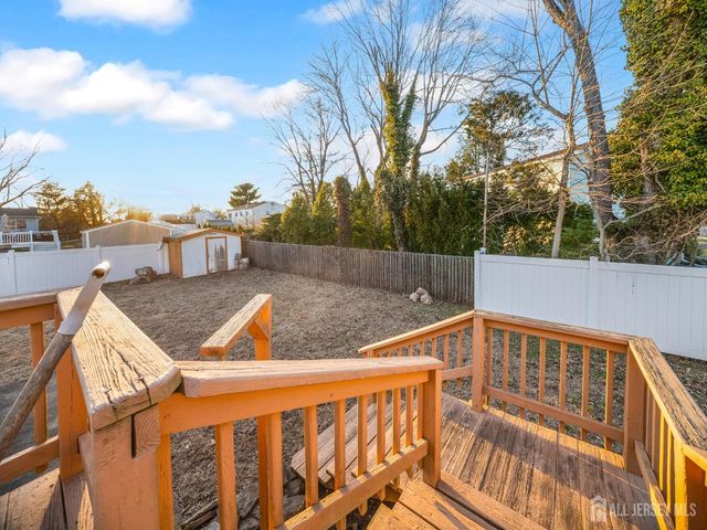 424 Rivercrest Drive, Piscataway, NJ 08854