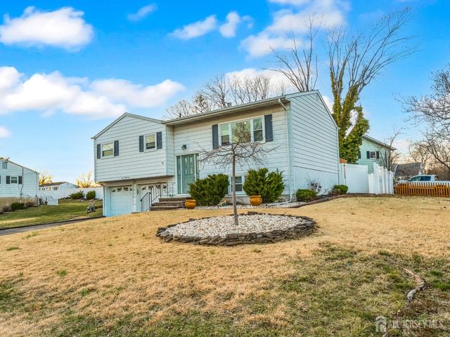 424 Rivercrest Drive, Piscataway, NJ 08854