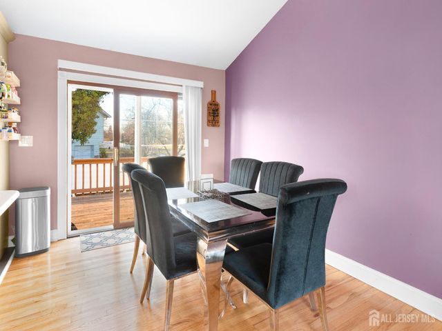 424 Rivercrest Drive, Piscataway, NJ 08854