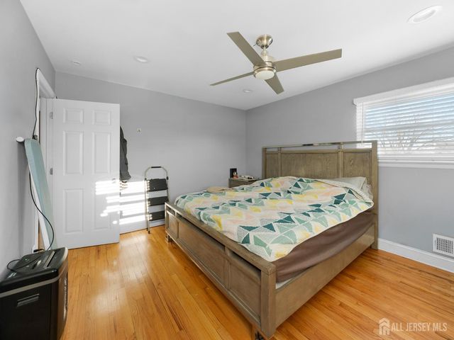 424 Rivercrest Drive, Piscataway, NJ 08854