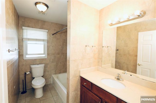 23 Main Avenue, Wallington, NJ 07057