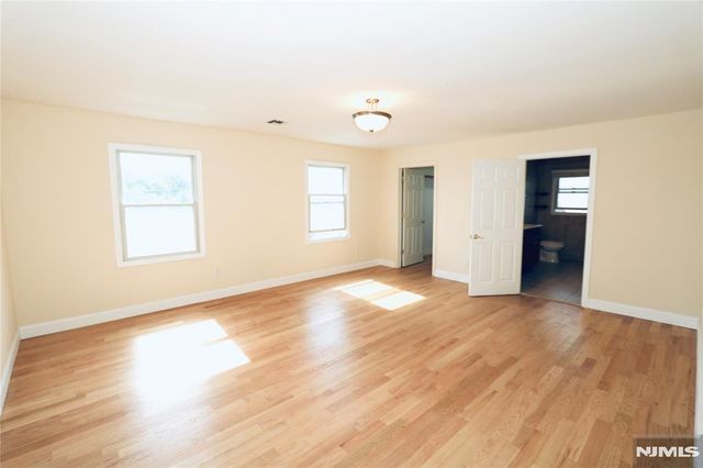 23 Main Avenue, Wallington, NJ 07057