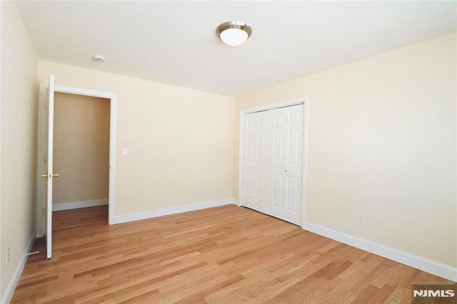 23 Main Avenue, Wallington, NJ 07057