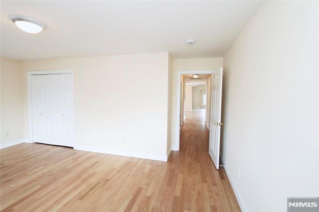 23 Main Avenue, Wallington, NJ 07057