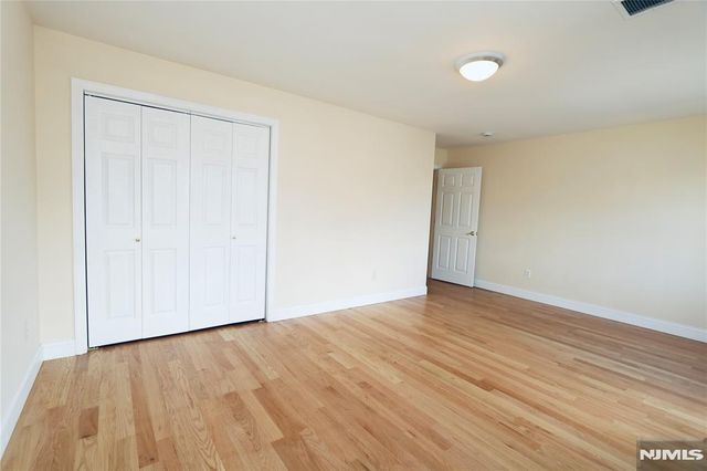 23 Main Avenue, Wallington, NJ 07057