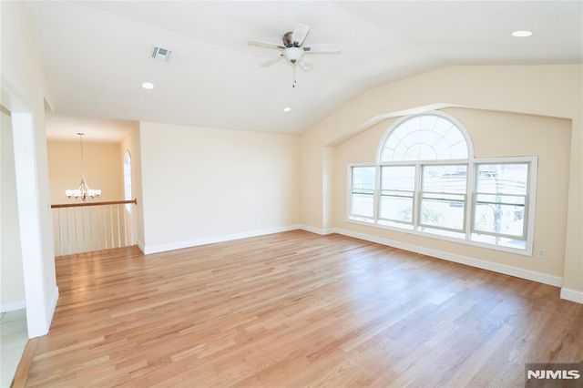 23 Main Avenue, Wallington, NJ 07057