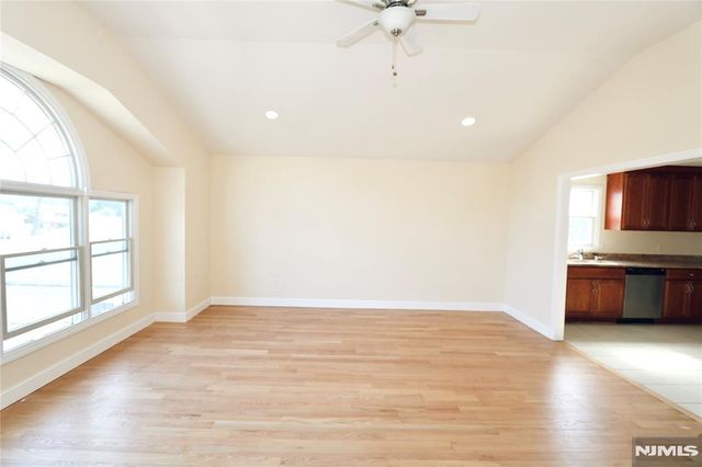23 Main Avenue, Wallington, NJ 07057