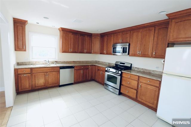 23 Main Avenue, Wallington, NJ 07057