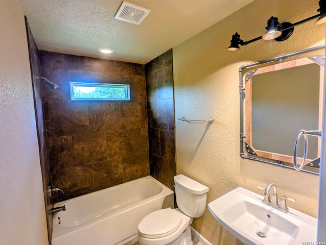 2565 ROCKY RIDGE LOOP, Canyon Lake, TX 78133