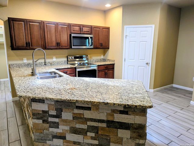 2565 ROCKY RIDGE LOOP, Canyon Lake, TX 78133