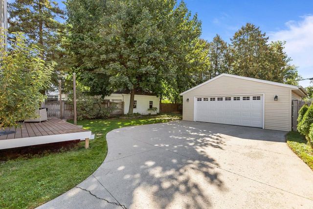 505 E BREWSTER STREET, Appleton, WI 54911