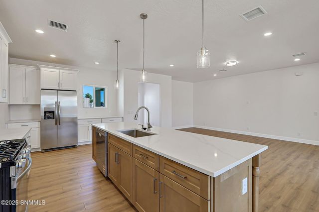 1404 S Tularosa Street, Deming, NM 88030