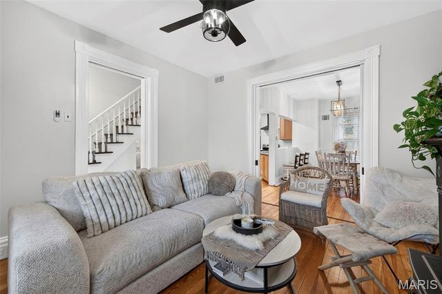 2925 Macklind Avenue, St Louis, MO 63139