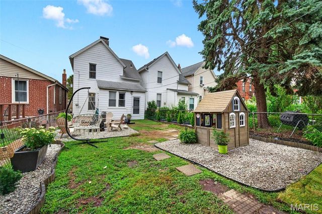 2925 Macklind Avenue, St Louis, MO 63139