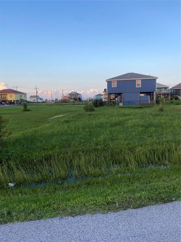 982 Tideland Drive, Crystal Beach, TX 77650