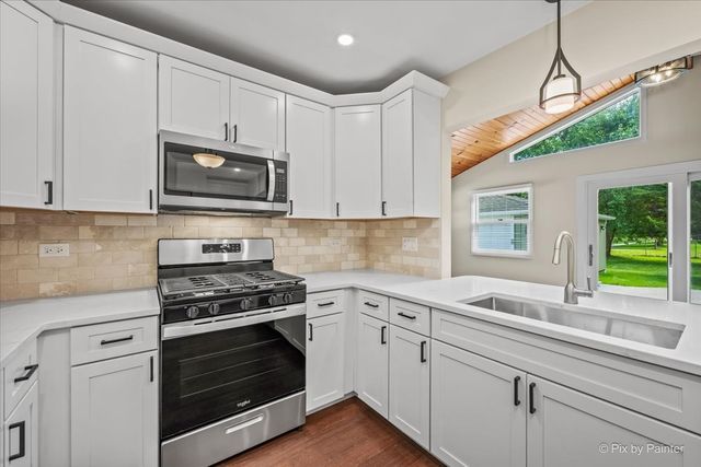 11611 Douglas Avenue, Huntley, IL 60142