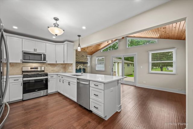 11611 Douglas Avenue, Huntley, IL 60142