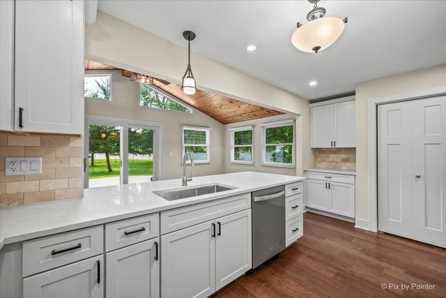 11611 Douglas Avenue, Huntley, IL 60142