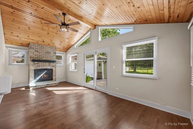 11611 Douglas Avenue, Huntley, IL 60142