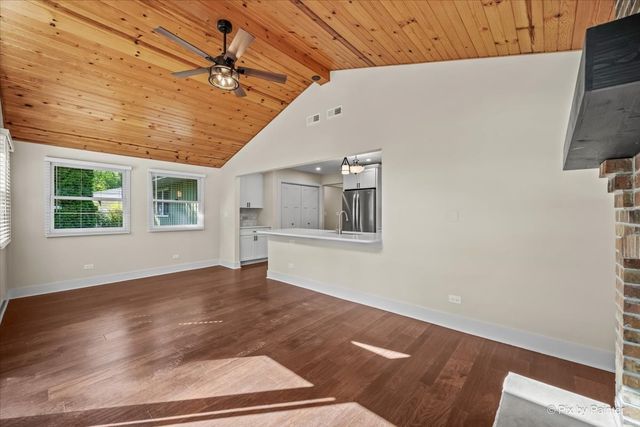 11611 Douglas Avenue, Huntley, IL 60142