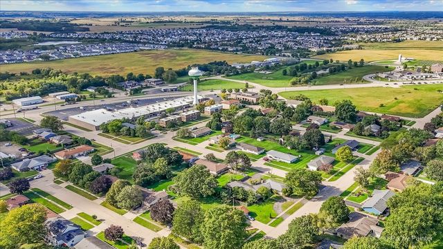 11611 Douglas Avenue, Huntley, IL 60142