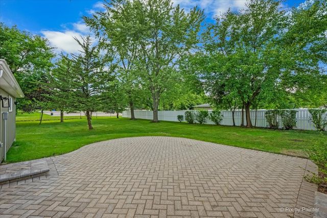 11611 Douglas Avenue, Huntley, IL 60142