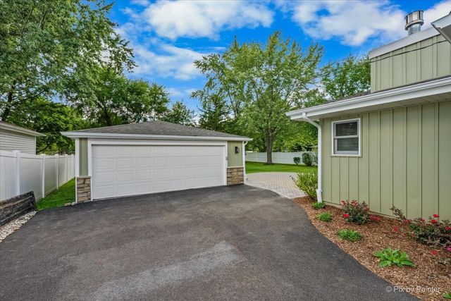 11611 Douglas Avenue, Huntley, IL 60142