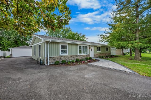 11611 Douglas Avenue, Huntley, IL 60142