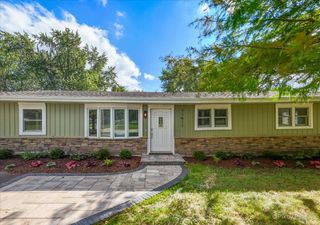 11611 Douglas Avenue, Huntley, IL 60142
