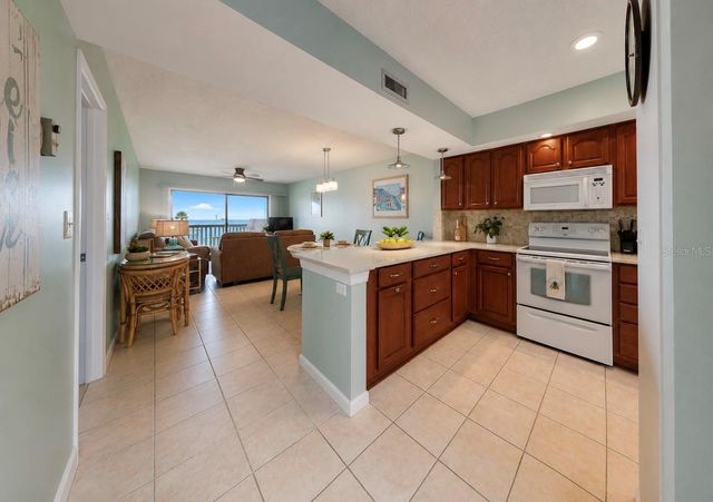 810 BAHIA DEL SOL DRIVE 16, Ruskin, FL 33570