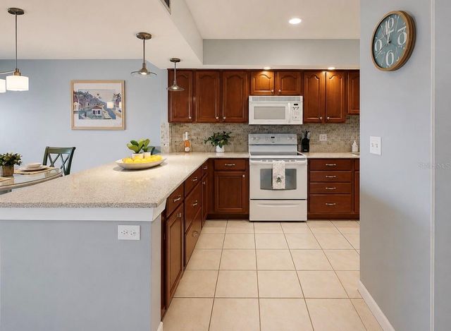 810 BAHIA DEL SOL DRIVE 16, Ruskin, FL 33570