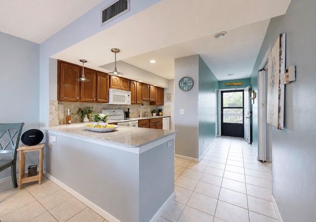 810 BAHIA DEL SOL DRIVE 16, Ruskin, FL 33570