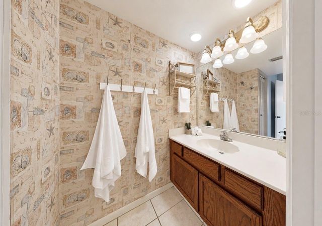810 BAHIA DEL SOL DRIVE 16, Ruskin, FL 33570