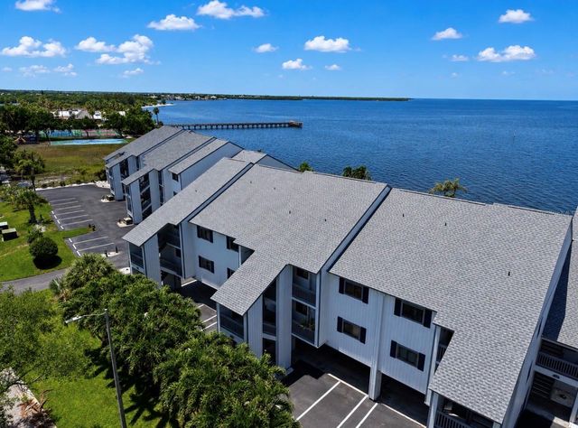 810 BAHIA DEL SOL DRIVE 16, Ruskin, FL 33570