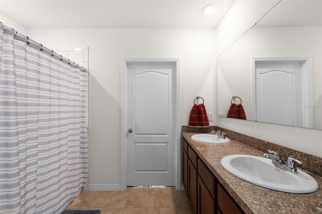 2024 GRIFFIN OAKS WAY, Tavares, FL 32778