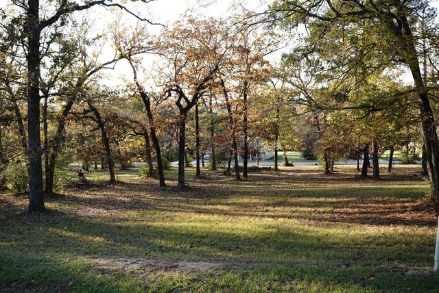 26 Hillsborough Drive, Huntsville, TX 77340