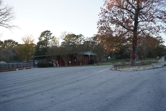 26 Hillsborough Drive, Huntsville, TX 77340