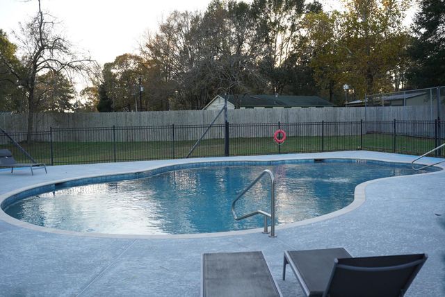 26 Hillsborough Drive, Huntsville, TX 77340