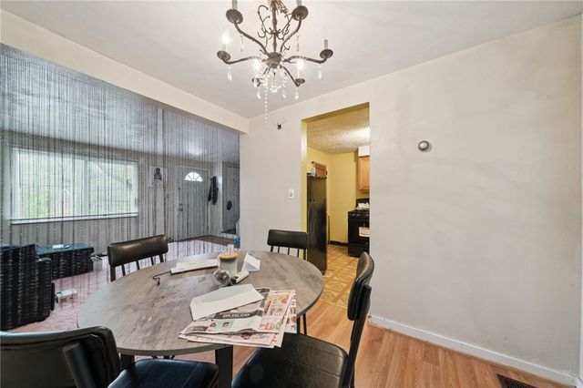 8166 Chaske St, Verona, PA 15147