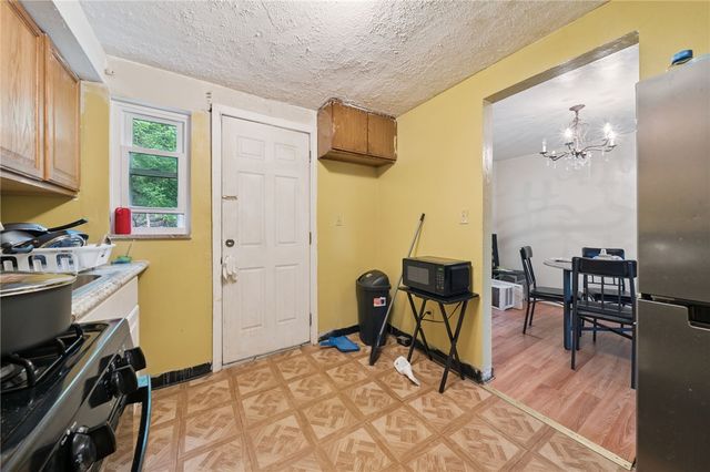 8166 Chaske St, Verona, PA 15147