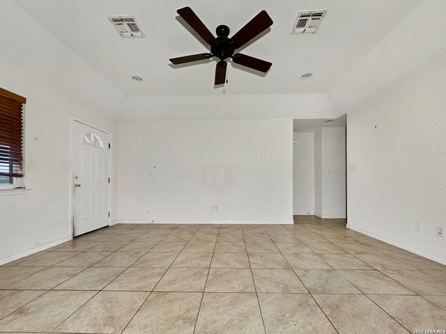 505 Indian Crossing, Jourdanton, TX 78026