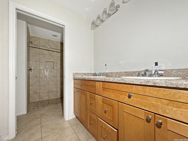 505 Indian Crossing, Jourdanton, TX 78026