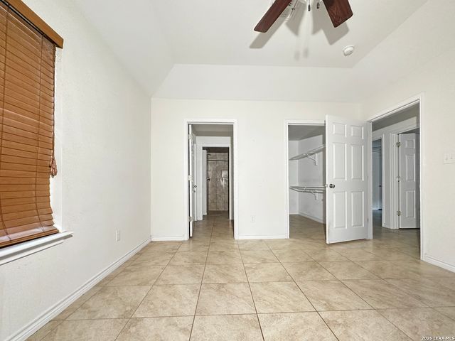 505 Indian Crossing, Jourdanton, TX 78026