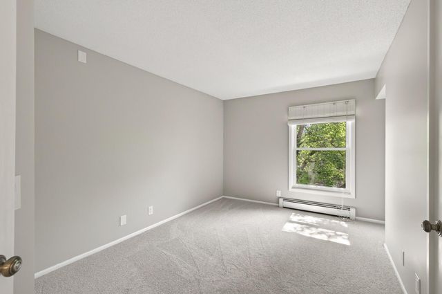 3020 Saint Albans Mill Road 205, Hopkins, MN 55305