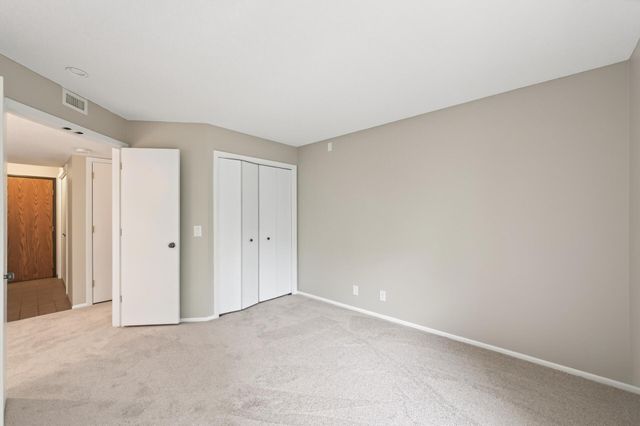 3020 Saint Albans Mill Road 205, Hopkins, MN 55305