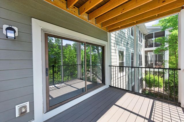 3020 Saint Albans Mill Road 205, Hopkins, MN 55305