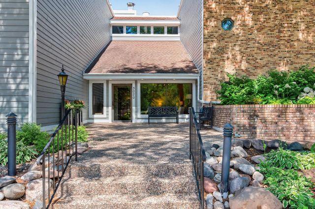 3020 Saint Albans Mill Road 205, Hopkins, MN 55305
