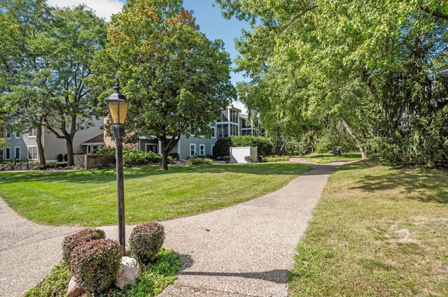3020 Saint Albans Mill Road 205, Hopkins, MN 55305
