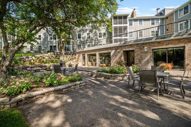 3020 Saint Albans Mill Road 205, Hopkins, MN 55305