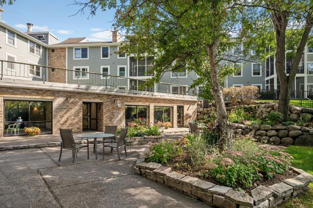 3020 Saint Albans Mill Road 205, Hopkins, MN 55305